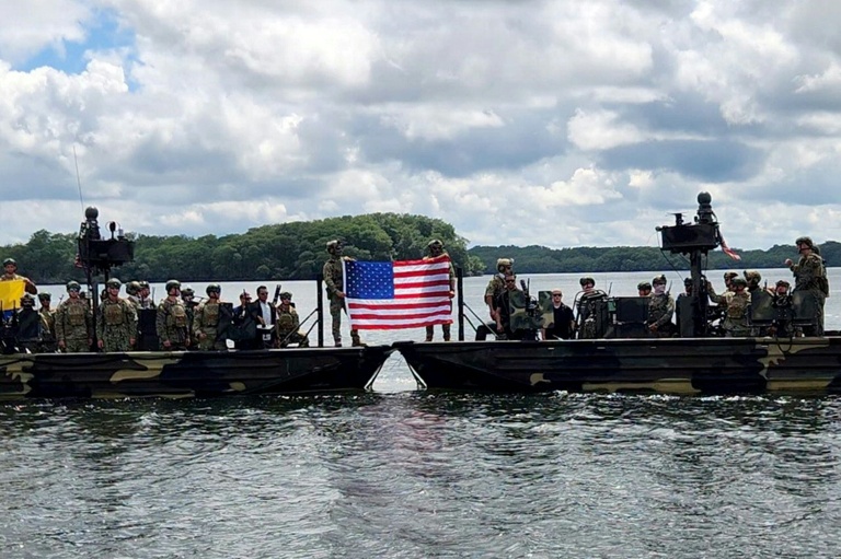 Photo fournie par le ministère équatorien de la Défense ,le 15 juillet 2026, montrant des soldats américains participant à des opérations de contrôle naval à San Lorenzo, dans la province d'Esmeraldas, à la frontière nord de l'Équateur
