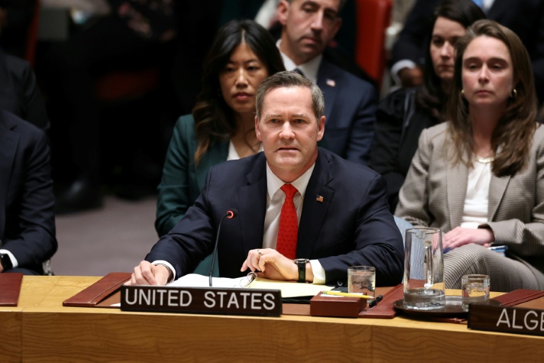 L'ambassadeur des États-Unis auprès des Nations Unies, Mike Waltz, lors d'une réunion du Conseil de sécurité de l'ONU consacrée au vote d'une résolution américaine sur le plan de paix pour Gaza, le 17 novembre 2025 à Gaza