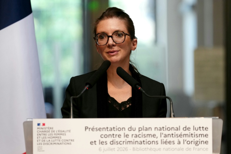 Aurore Bergé, ministre déléguée à la lutte contre les discriminations, lors de la présentation du nouveau plan national de lutte contre le racisme, l'antisémitisme et les discriminations fondées sur l'origine, le 6 juillet 2026 à Paris