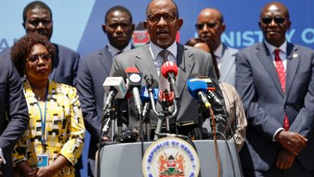 Le ministre kényan de la Santé, Aden Duale, s'exprime lors d'une conférence de presse à Nairobi le 6 octobre 2026