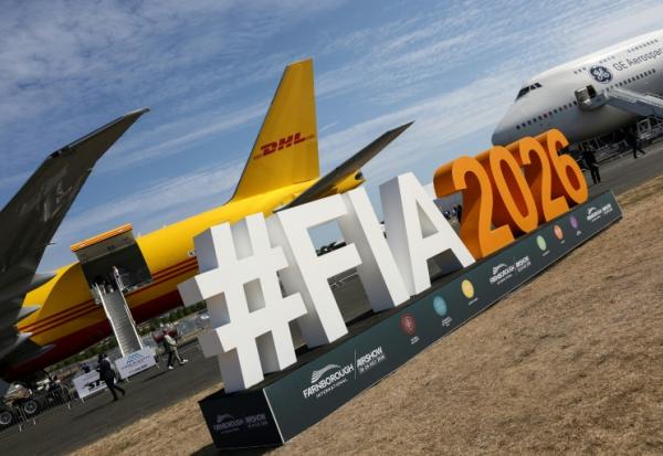 Le logo du salon international de l'aéronautique de Farnborough, au sud-ouest de Londres, lundi 20 juillet 2026 