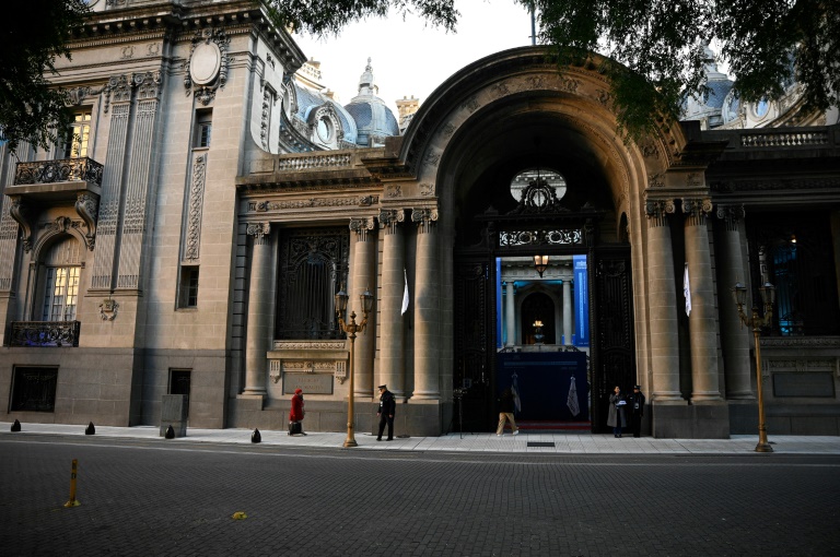 Devant le palais San Martin à Buenos Aires pendant le sommet du Mercosur, le 2 juillet 2025