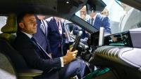Le président Emmanuel Macron au Mondial de l'Auto, le 14 octobre 2024 à Paris