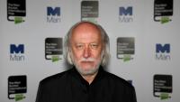 L'écrivain hongrois Laszlo Krasznahorkai, l'un des dix finalistes du prix Man Booker International 2015, au Victoria and Albert Museum de Londres, le 19 mai 2015