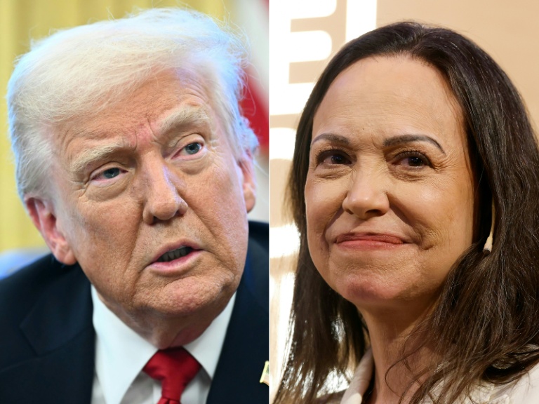 Combinaison d'images créée le 14 janvier 2026 montre le président américain Donald Trump à la Maison Blanche à Washington, DC, le 26 mars 2025, et la lauréate du prix Nobel de la paix Maria Corina Machado à Oslo, en Norvège, le 11 décembre 2025