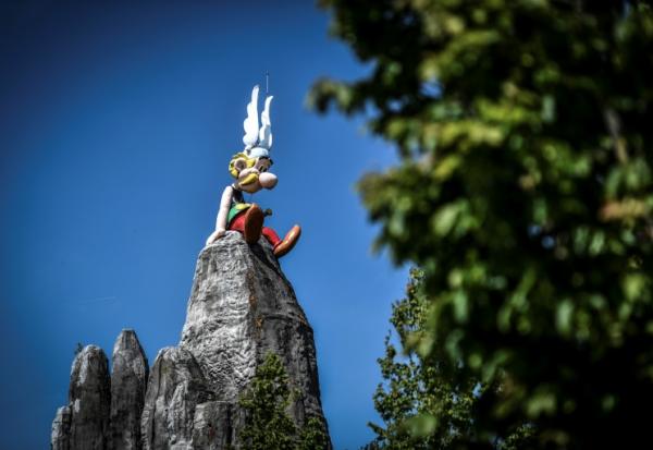 Une mise en scène du parc Astérix le 2 juin 2021, à Plailly, dans l'Oise