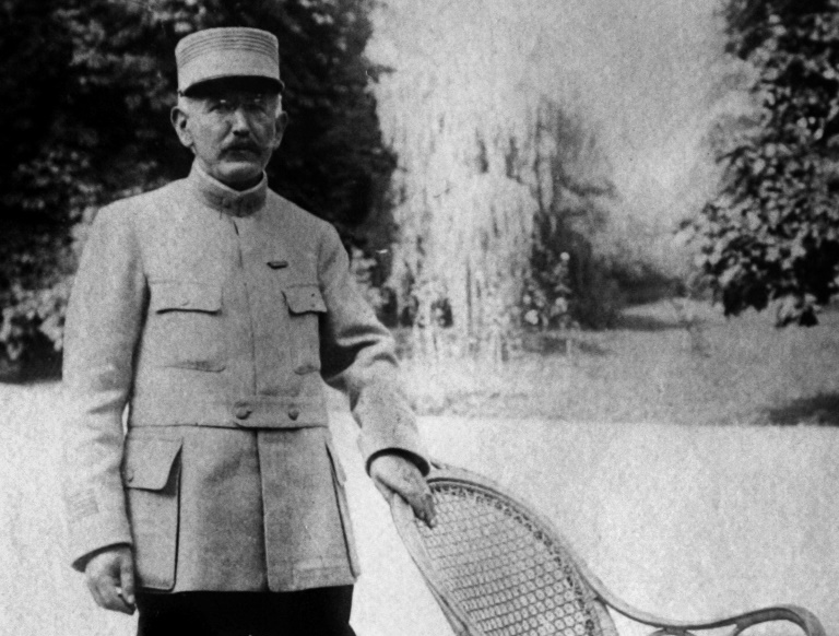 Photo d'archive non datée du capitaine Alfred Dreyfus en uniforme, prise dans un endroit inconnu après sa réhabilitation