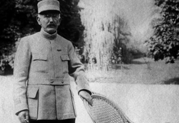 Photo d'archive non datée du capitaine Alfred Dreyfus en uniforme, prise dans un endroit inconnu après sa réhabilitation