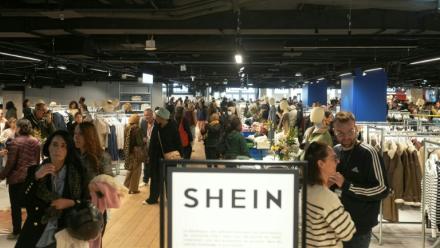 Ouverture du premier magasin pérenne de Shein au monde, au BHV, grand magasin parisien, le 5 novembre 2025