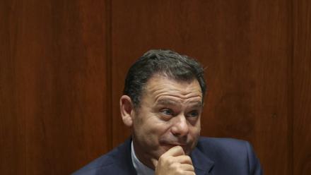 Le Premier ministre du Portugal Luis Montenegro, le 28 octobre 2025 dans l'hémicycle à Lisbonne.