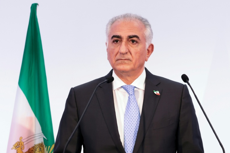 Le fils de l'ancien chah et figure de l'opposition iranienne Reza Pahlavi, à Paris le 23 juin 2025