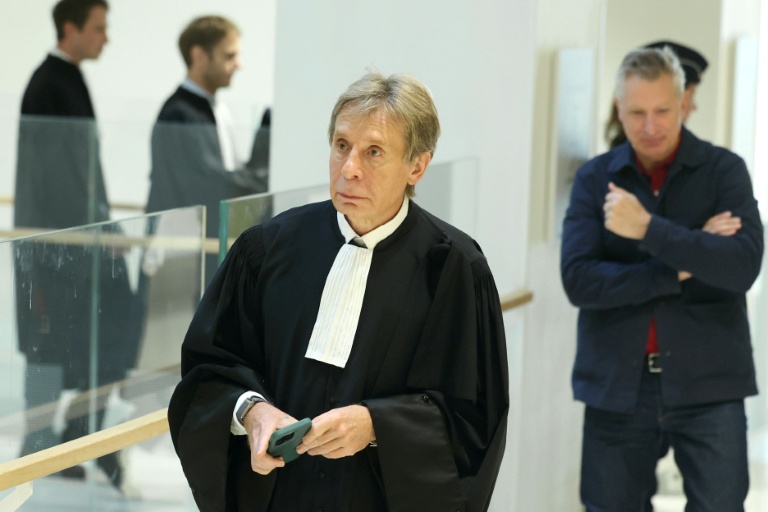 Me Olivier Pardo, l'un des avocats de Rachida Dati, arrive au palais de justice de Paris le 16 septembre 2026