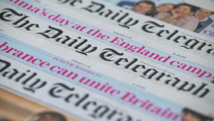 Le géant allemand des médias Axel Springer a annoncé vendredi le rachat inattendu du prestigieux journal conservateur britannique The Telegraph, prenant de court le Daily Mail, dont l'offre concurrente suscitait les craintes du gouvernement sur la pluralité des médias au Royaume-Uni