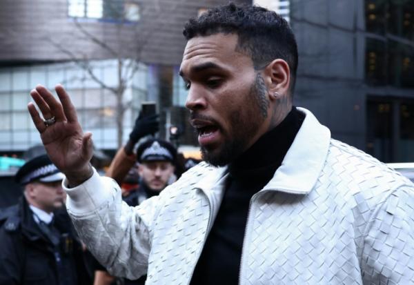 Chris Brown à son arrivée à la Southwark Crown Court de Londres le 28 janvier 2026