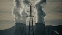 Des lignes à haute tention près de la centrale nucléaire de Bugey en France le 25 septembre 2026