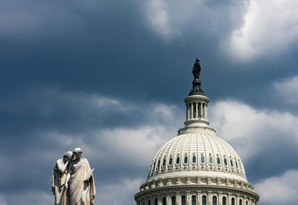 Le Monument de la paix devant le dôme du Capitole de Washington, le 29 juin 2025