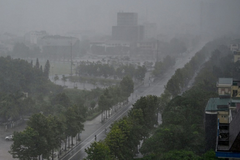 FORTE PL
Forte pluie à Vinh, ville côtière de la province de Nghe An, avant l'arrivée du typhon Kajiki, le 25 août 2025 au Vietnam