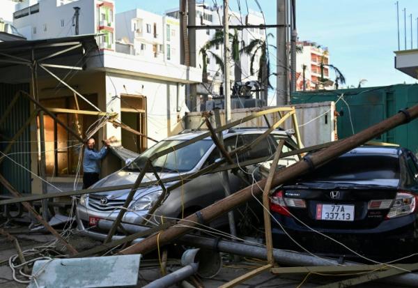 Une rue du secteur de Quy Nhon dans le région de de Gia Lai au Vietnam le 7 novembre 2025, après le passage du typhon Kalmaegi.