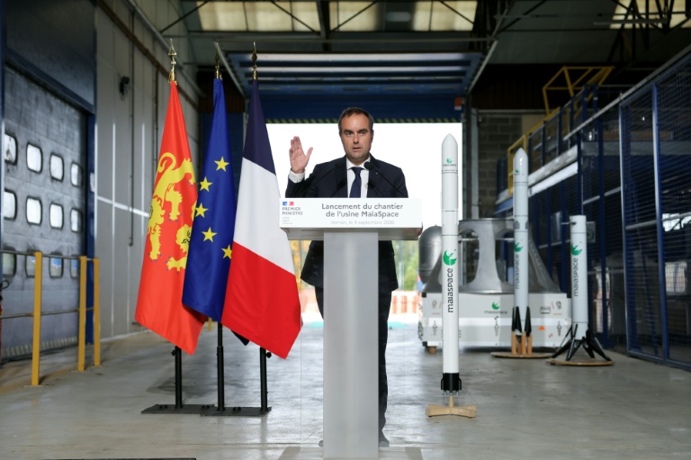 Le Premier ministre Sébastien Lecornu à Vernon dans l'Eure, dans une usine de fusées réutilisables de la start-up française MaiaSpace, le 4 septembre 2026