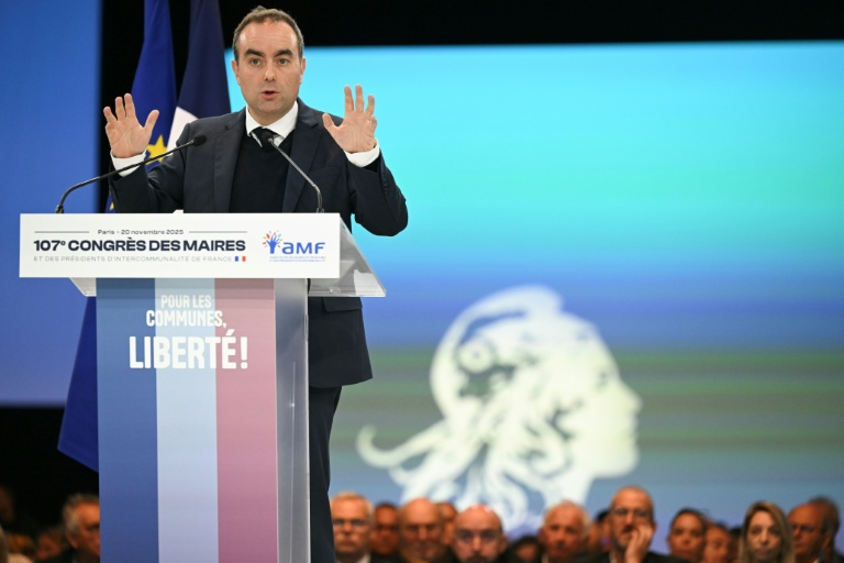 Le Premier ministre Sébastien Lecornu au 107e congrès de l'Association des maires de France (AMF), à Paris, le 20 novembre 2025