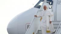 Le pape Léon XIV à son arrivée à l'aéroport de Metz-Nancy-Lorraine le 28 septembre 2026