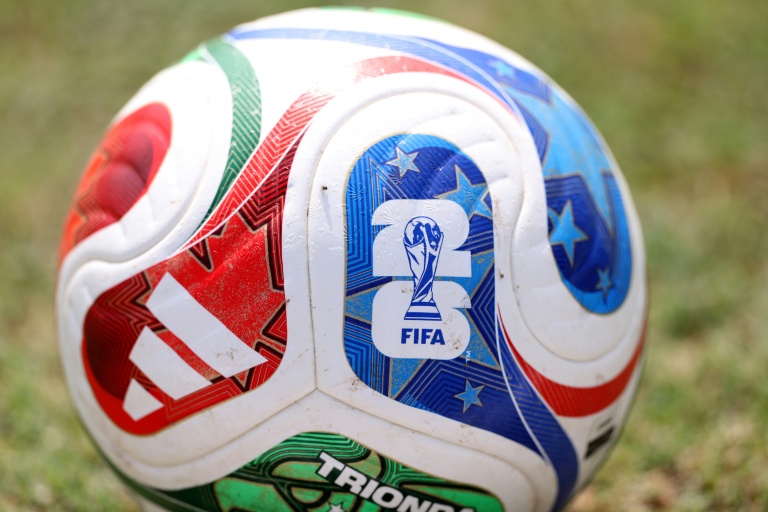 Le ballon officiel de la Fifa lors de l'entraînement du Japon à Monterrey, au Mexique, le 3 juin 2026, à l'approche de la Coupe du monde 2026