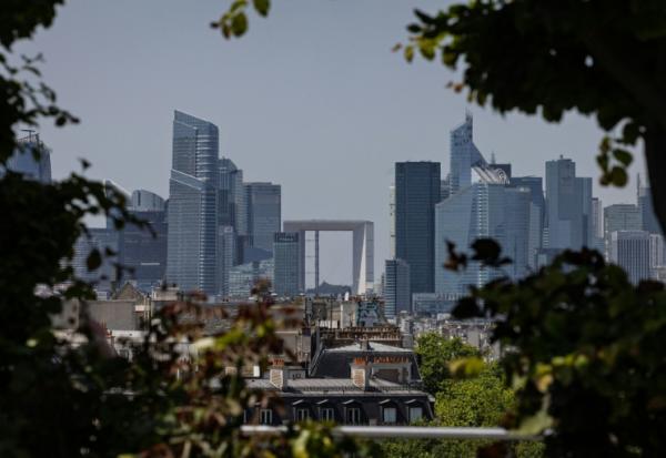 Le quartier d'affaires de La Défense, à l'ouest de Paris, le 1er juillet 2025