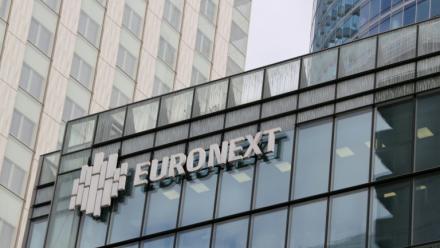 Le siège d'Euronext, société qui gère notamment la Bourse de Paris, dans le quartier d'affaires de La Défense, près de la capitale française, le 9 octobre 2025