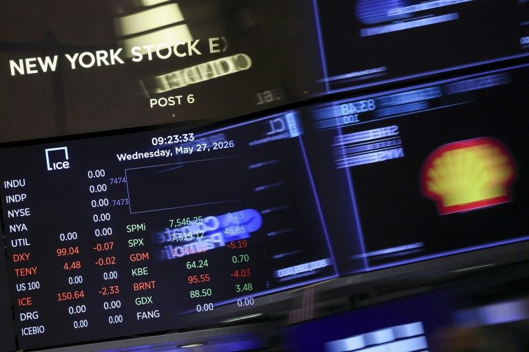 Des écrans à la Bourse de New York, le 27 mai 2026