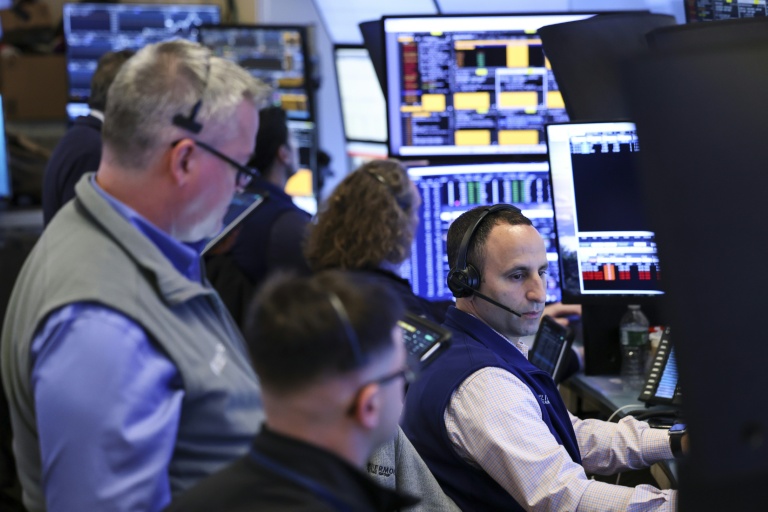 Des opérateurs à la Bourse de New York, le 27 mai 2026