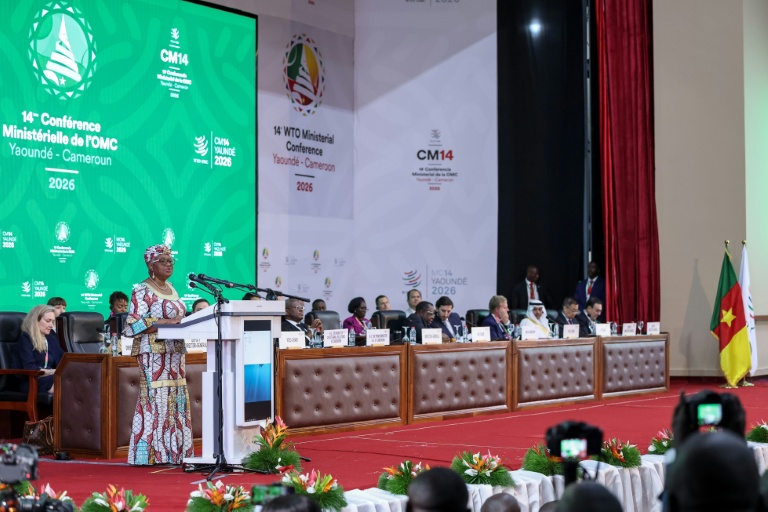 La directrice générale de l'Organisation mondiale du commerce (OMC), Ngozi Okonjo-Iweala, lors de la conférence ministérielle de l'OMC à Yaoundé, le 26 mars 2026 au Cameroun