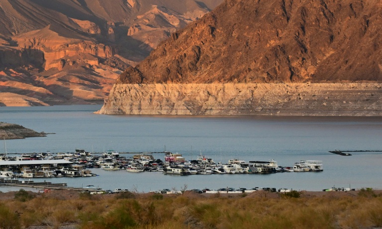 Traces du manque d'eau lié à la sécheresse sur les rives du lac Mead, dans le Nevada, le 21 août 2026