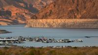 Traces du manque d'eau lié à la sécheresse sur les rives du lac Mead, dans le Nevada, le 21 août 2026