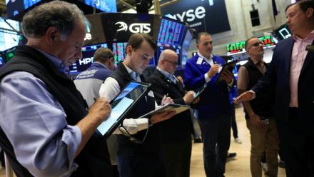 Des traders à Wall Street à New York, le 16 septembre 2026