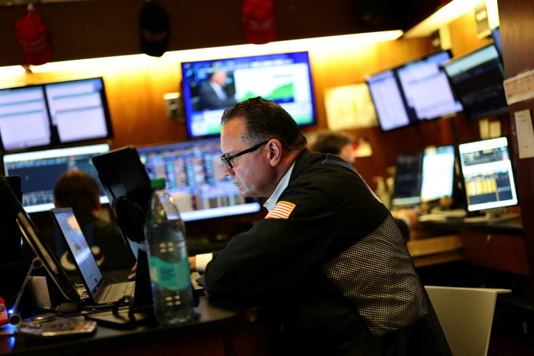Un investisseur à Wall Street le 7 août 2025