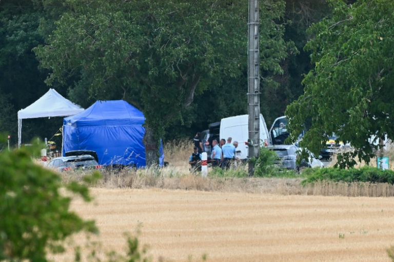 Des gendarmes sur le site des recherches pour retrouver le corps de Delphine Jubillar, disparue en 2020, à Villeneuve-sur-Vère, le 17 juillet 2026 dans le Tarn