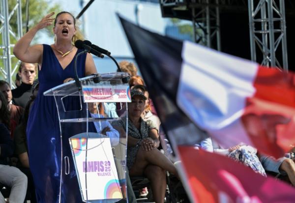 Mathilde Panot lors des universités d'été de La France Insoumise à Châteauneuf-sur-Isère dans la Drôme le 24 août 2025