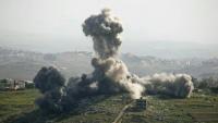 Une frappe aérienne israélienne sur le village de Deir El Zahrani, dans le sud du Liban, le 13 mai 2026