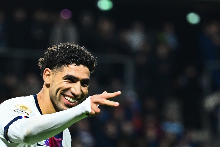 Le défenseur marocain du Paris SG Achraf Hakimi a inscrit un triplé contre Le Havre en match de la 9e journée de Ligue 1 le 30 octobre 2026 au Havre