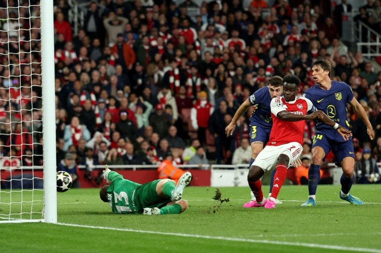 L'attaquant d'Arsenal Bukayo Saka marque le but de la qualification contre l'Atlético Madrid mardi en demi-finale de la Ligue des champions à l'Emirates Stadium de Londres.