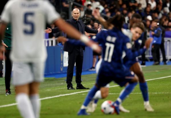Le sélectionneur français Zinédine Zidane, lors du match nul entre les Bleus et l'Italie comptant pour la 3e journée de la Ligue des nations, le 2 octobre 2026 à Saint-Denis