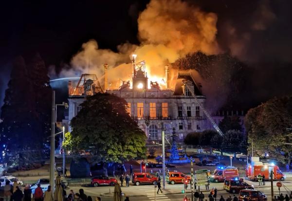 L'hôtel de ville de Limoges en flammes le 17 octobre 2026