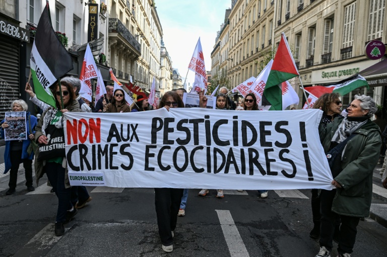 Manifestation contre les pesticides à Paris, le 4 avril 2026