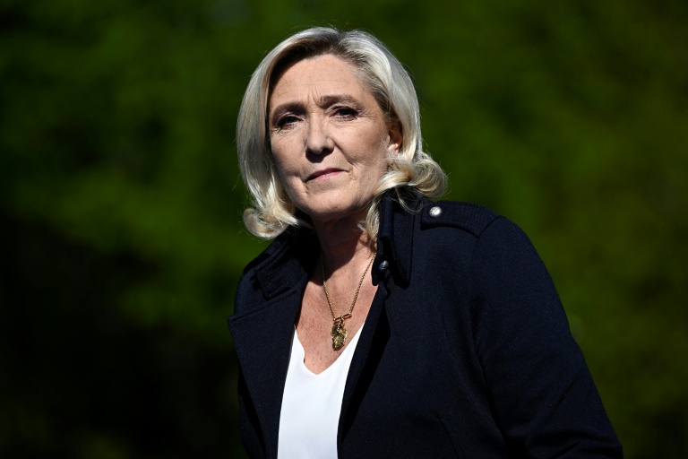 La présidente du groupe parlementaire du Rassemblement national, Marine Le Pen, à Paris, le 6 avril 2025