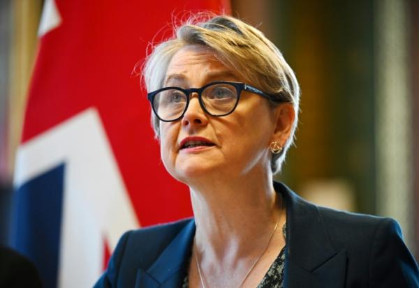 La ministre britannique des Affaires étrangères Yvette Cooper à Londres le 2 avril 2026