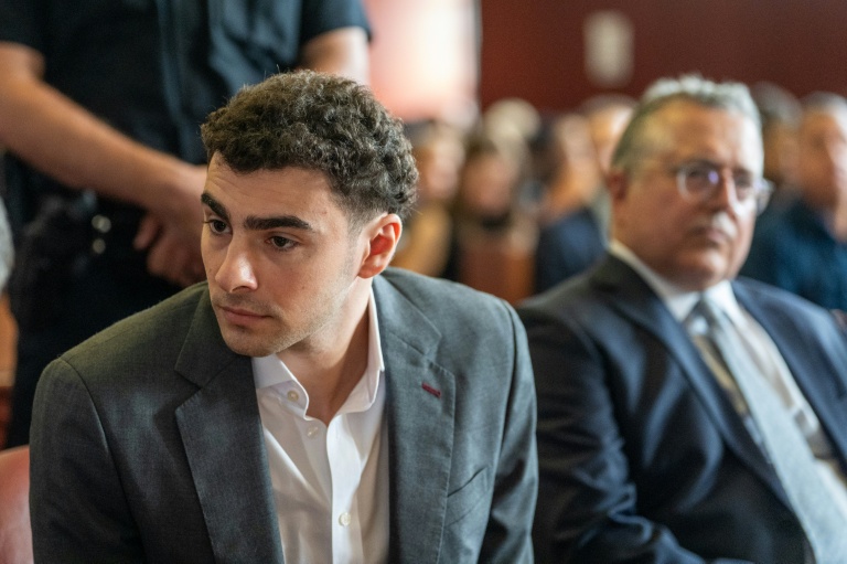 Luigi Mangione lors d'une audience préparatoire à son procès pour meurtre devant un tribunal de l'Etat de New York à Manhattan le 11 août 2026