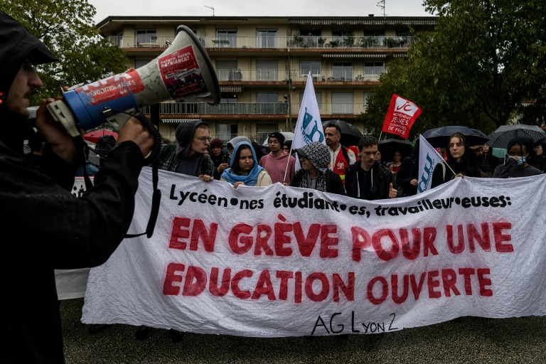Manifestation de soutien à la mobilisation des lycéens à Bron dans le Rhône le 8 octobre 2026