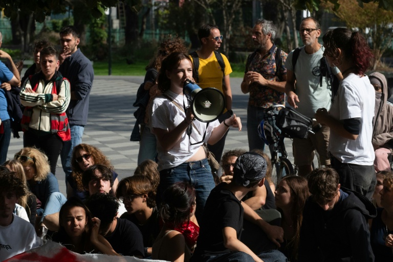 Des étudiants manifestent à Nantes, le 2 octobre 2026