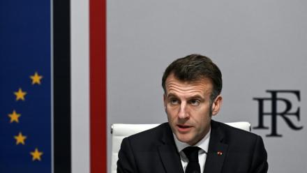 Le président français Emmanuel Macron lors d'une réunion du Conseil de défense nationale à l'Élysée, à Paris, le 28 février 2026, à la suite des frappes américaines et israéliennes contre l'Iran