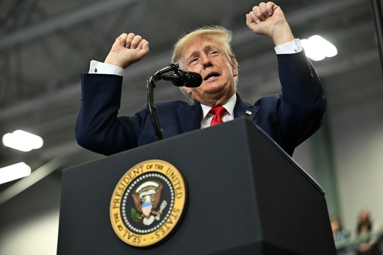 Donald Trump lors d'un meeting de campagne en vue des élections américaines de mi-mandat, le 13 octobre à Wasilla, dans l'Alaska